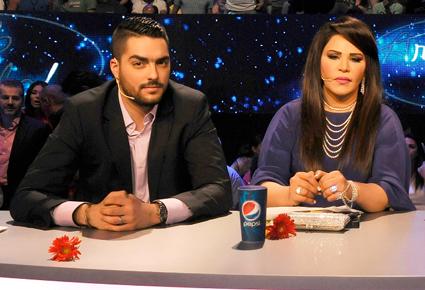 حسن الشافعي يتعرّض لهجوم عنيف بعد تقبيله يد أحلام